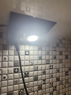 Çiftli Dikey Tezgah Altı Siyah Priz Gövde Panel Spot Beyaz Işık ERVANM254