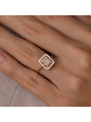 Oroline Kuyumculuk 8 Ayar Altın Baget Taşlı Kadın Yüzük