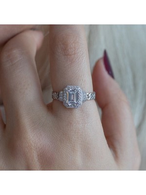 Oroline Kuyumculuk 14 Ayar Altın Beyaz Baget Yanı Taşlı Kadın Yüzük