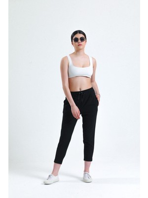 La Pante Beli Lastik Detaylı Cepli Kısa Paça Pantolon