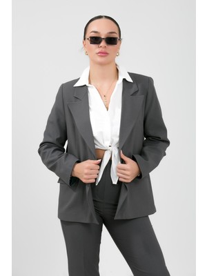 La Pante Önden Kapaklı Cepli Rahat Kalıp Ceket Pantolon Takım