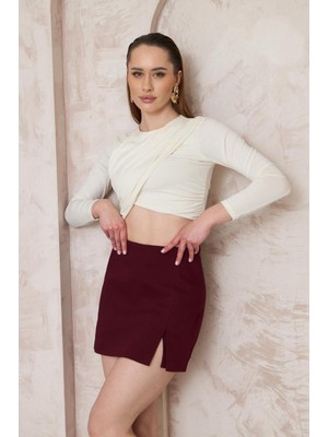 La Pante Önden Yırtmaçlı Bordo Şort Etek