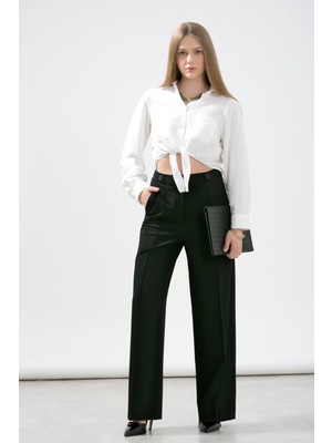 La Pante Kemer Apolet ve Düğme Detaylı ,önden Nervür Dikişli Rahat Pantolon