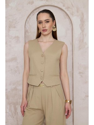 La Pante V Yaka Vücuda Oturan Bej Yelek