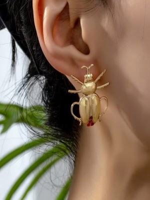 Alya's Aksesuar 14K Altın Kaplama Kırmızı Taşlı Trend Böcek Küpeler