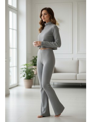 Beruflic Miss Kadın Fitilli Eşofman Takımı – Gri Boğazlı Crop Üst & Ispanyol Paça Pantolon, Esnek