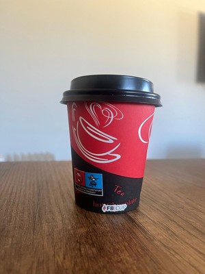 25 Adet Fb Cup 8 Oz Kapaklı Karton Bardak Seti - Modern Kırmızı Siyah Tasarım