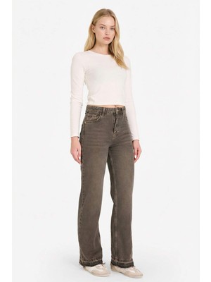 DeFacto %100 Pamuk 90's Wide Leg Yüksek Bel Kesik Uç Paça Uzun Jean Pantolon G7438AX26SP