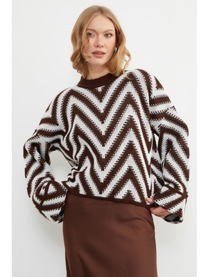 FullaModa Zikzak Desenli Kol Detaylı Triko Kazak