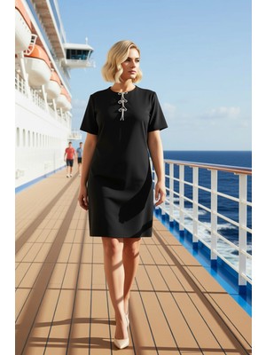 Benerly Kadın Bisiklet Yaka Kısa Kol Shift Kalıp Düz Dokuma Büyük Beden Elbise Fonksiyonel Estetik