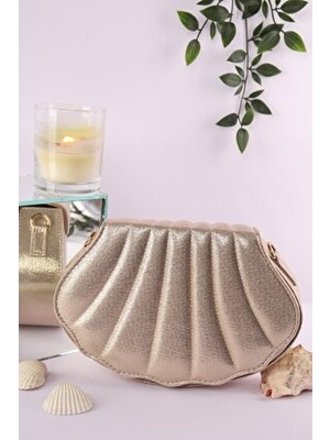 Weem Bag Kadın 185 Sıvama Inci Istiridye Model Zincir Askılı Çanta Modern ve Şık Tasarım