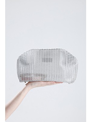 Heybes Kadın Şeffaf Clutch El Çantası 28x19x10 cm Beyaz Geometrik Desenli Poliüretan