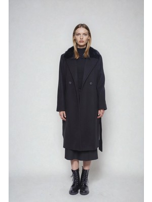 Vitrin Yakası Tüylü Beli Kuşaklı Uzun Kaşe Kaban