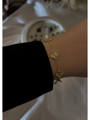 Clovy Yonca Detaylı Altın Kaplama Bileklik
