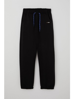 Breeze Erkek Çocuk Eşofman Altı Bağcık Aksesuarlı Arma Detaylı 4-8 Yaş, Siyah