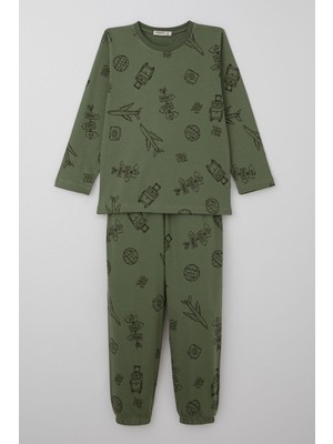 Breeze Erkek Çocuk Pijama Takımı Seyahat Temalı Dünya Gezgini 4-8 Yaş, Haki Yeşil