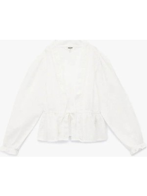 Koton  V Yaka Fırfırlı Pamuklu Oversize Kırık Beyaz Kız Çocuk Gömlek 6WKG60079AW