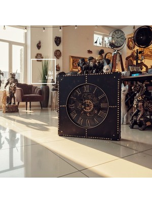 İki Yedi Konsept Flannery Döner Çarklı Kare Endüstriyel Duvar & Yer Saati 63 cm Mekanik Ruhlu Dekoratif Saat Hediye