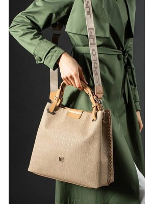 Just Polo Kadın Kum Taba Kabartma Desenli Mıknatıslı Çıtçıt Kapama El Çantası Omuz Askısıyla 4031MH