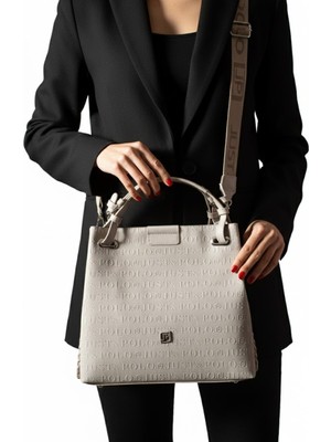 Just Polo Siyah Kadın Kabartma Desenli Mıknatıslı Çıtçıt Kapama El Çantası Omuz Askısıyla JP4031 Taş