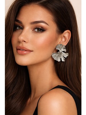 Yaprak Formlu Sallantılı Vintage Tasarım Küpe