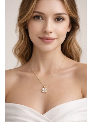 Solare Accessories Altın Kaplama Inci Detaylı Yonca Kolye