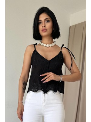 Siyah Bağcıklı Brode Bluz