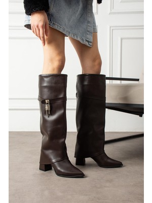 Shoetek Larve Kadın Çizme Körüklü Kemer Tokalı Kahve Deri