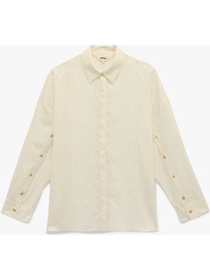 Koton Viskon Karışımlı Uzun Kollu Düğme Aksesuarlı Klasik Yaka Çizgili Gömlek