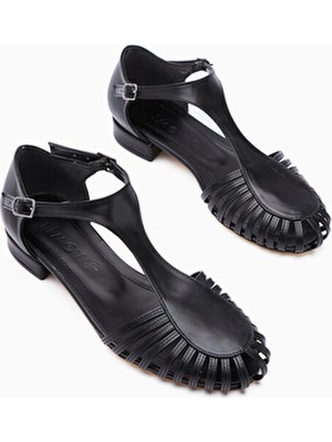 Limoya Jonna Siyah Kadın Sandalet Deri Malzemeden Önü Kapalı Tokalı Ergonomik Tasarım