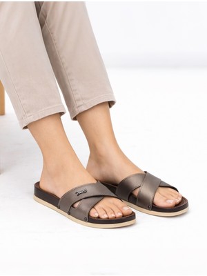 Wordex Parmi 19055 Ahşap Görünümlü Esnek Tabanlı Günlük Kadın Terlik Ev Dışarı Terliği