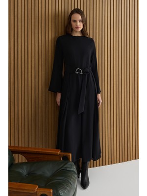 Aker Siyah Metal Tokalı Krep Elbise
