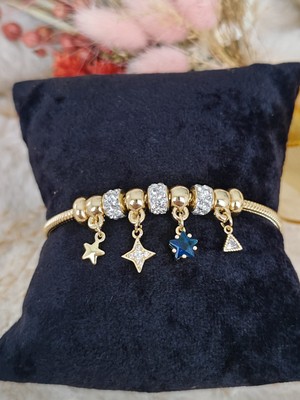 Tuel Gold Detaylı Mavi Taşlı Çiçek Formlu Çelik Charm Bileklik