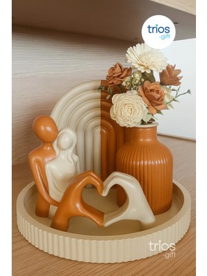 Sevgili Çift Eller Kalp Figürlü Dekoratif Vazo ve Gökkuşağı Kemer Seti 5'li