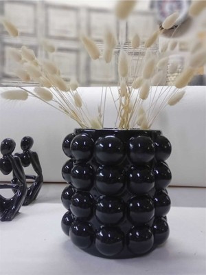 Şık Siyah Beton Vazo, Modern Dekorasyon Için Harika Bir Seçenek