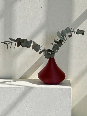 Bordo Renkli Modern Dekoratif Vazo, Organik Form ve Zarif Tasarım