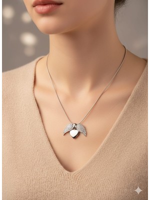 Çelik Kadın Gümüş Zirkon Taşlı Kalpli Kolye