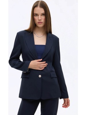 Quzu Kapak Cepli Düz Kesim Düğmeli Lacivert Kadın Blazer Ceket CKT00923