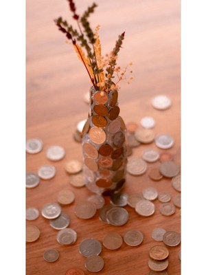 Şık ve Modern Seramik Vazo, Ev Dekorasyonuna Zarif Dokunuş