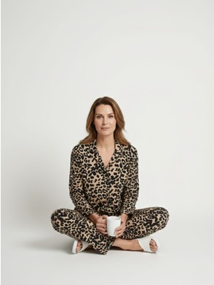 Love Giyim Leopar Desenli Düğmeli Pijama Takımı