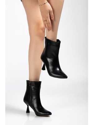 Zerenyus ZRİN-4701 Premium Siyah Kırışık Rugan Kare Topuk Günlük Kadın Bot