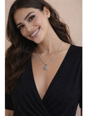 Ipekish Minimal Kalp Figürlü Paslanmaz Çelik Kolye – Gümüş Renk Şık Kadın Kolyesi