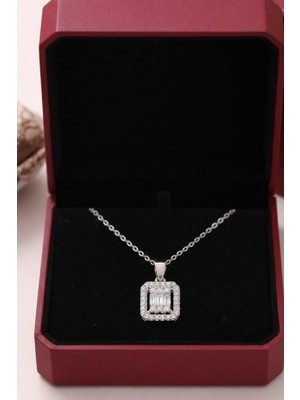 Çekirdek Jewelry 925 Ayar Gümüş Rodyum Kaplama Baget Taşlı Kolye