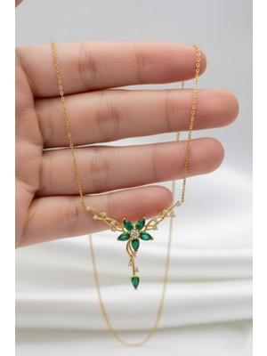 Çekirdek Jewelry 925 Ayar Gümüş Zümrüt Taşlı Sarmaşık Kolye