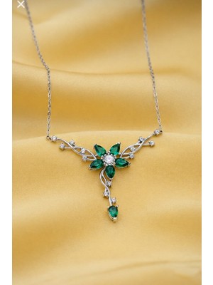 Çekirdek Jewelry 925 Ayar Gümüş Zümrüt Taşlı Sarmaşık Kolye