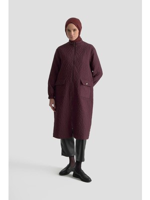 Armine Trend Kabartma Desenli Boydan Fermuarlı Cepli Kapitone Vişne 25KT524