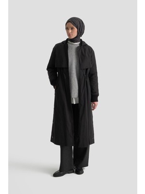 Armine Trend Boydan Fermuarlı Beli Büzgülü Kapüşonlu Paraşüt Kumaş Kapitone Siyah 25KT726