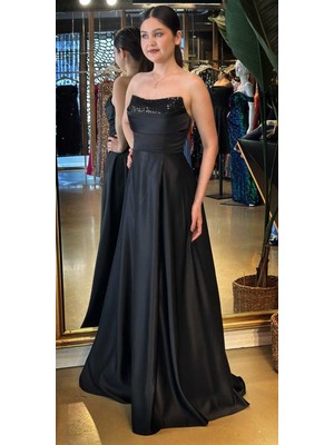 Abiyeniall Siyah Taş Detaylı Sırt Dekolteli Yırtmaçlı Kloş Etekli Saten Uzun Abiye Elbise 7733