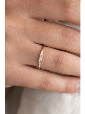 Oroline Kuyumculuk 8 Ayar Minimal Baget Taşlı Hafif Altın Kadın Yüzük