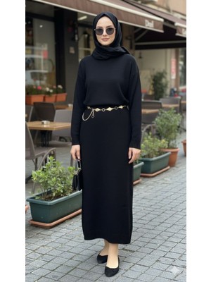 Zarif Dokulu Uzun Triko Elbise